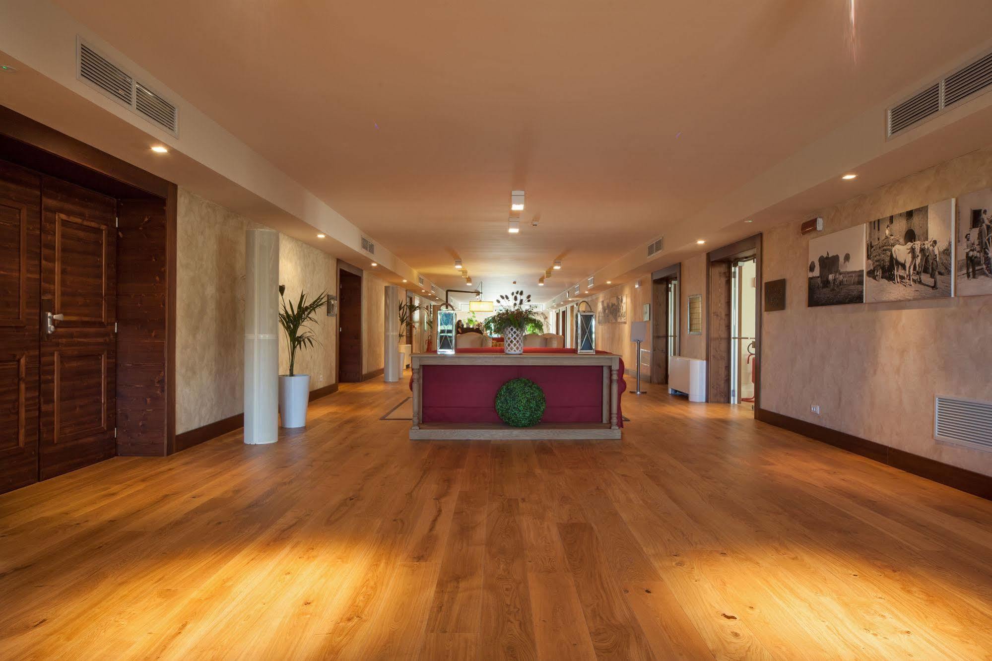 מונטאיונה Hotel La Tabaccaia מראה חיצוני תמונה