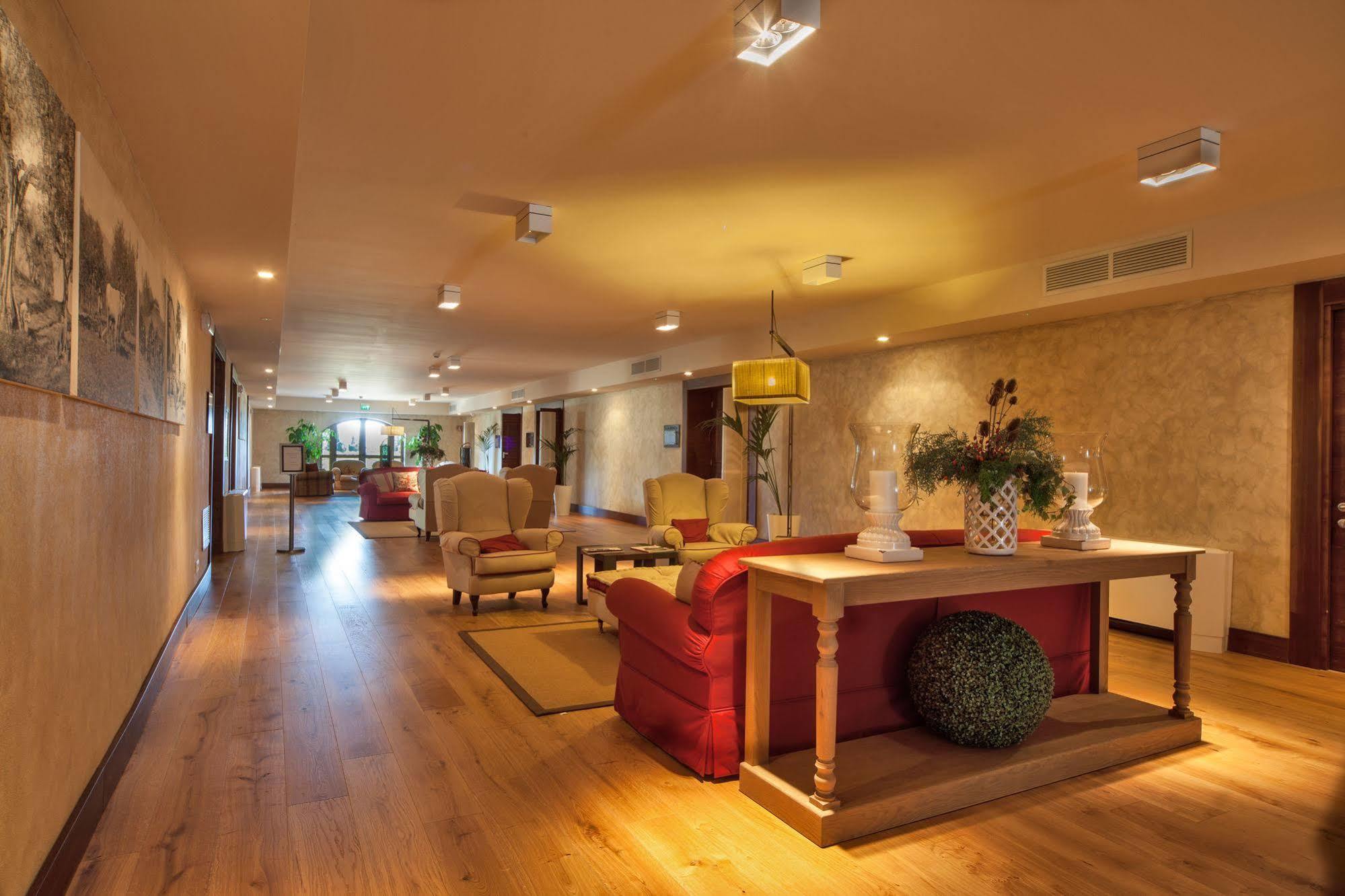 מונטאיונה Hotel La Tabaccaia מראה חיצוני תמונה